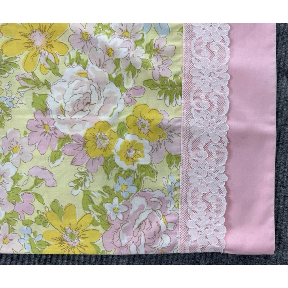 Vintage Floral Pillowcases Pink Lace Standard 42x36 Pair USA Cottagecore 1970s